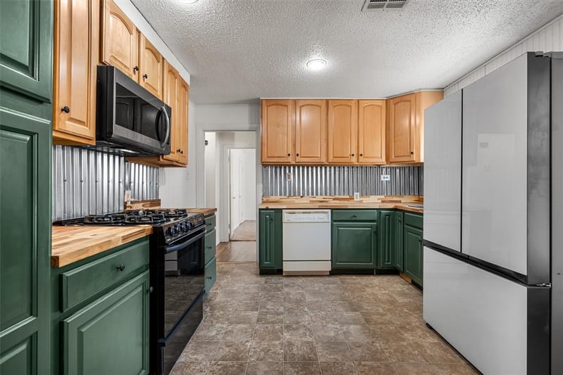 905 S Tyler, McGregor TX 76657 - Photo 7
