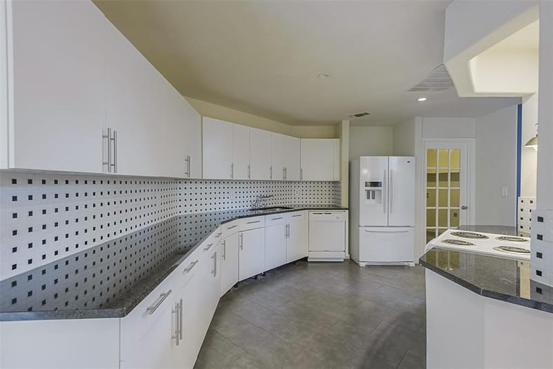 2210 Winter Sunday Way, Arlington TX 76012 - Photo 2