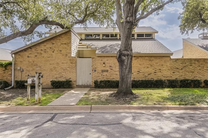 2210 Winter Sunday Way, Arlington TX 76012