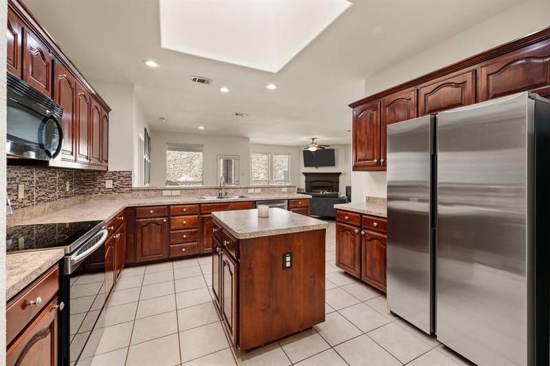 8255 Clarksprings Drive, Dallas TX 75236 - Photo 9