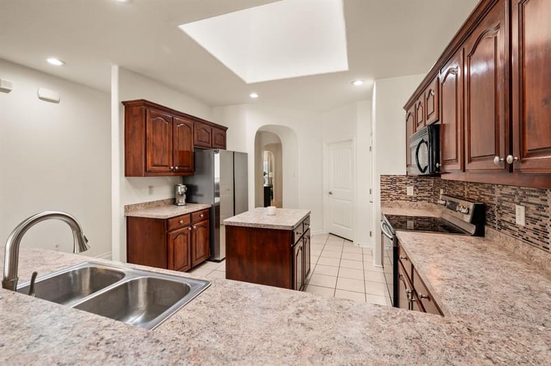 8255 Clarksprings Drive, Dallas TX 75236 - Photo 10