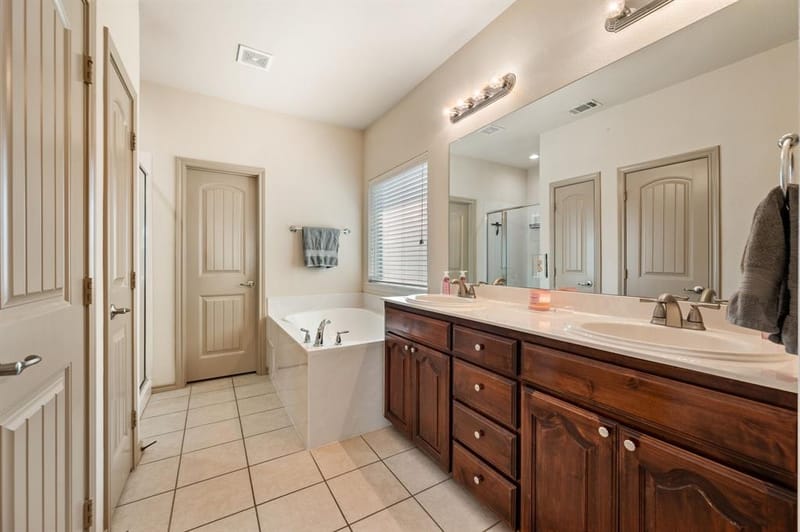 8255 Clarksprings Drive, Dallas TX 75236 - Photo 14