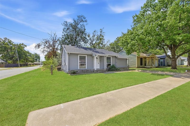 302 W Dexter Street, Sherman TX 75092 - Photo 2