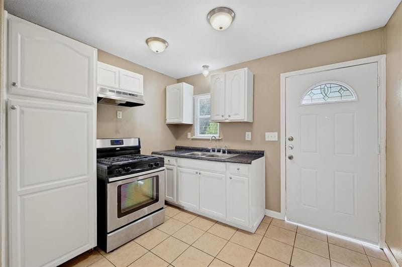302 W Dexter Street, Sherman TX 75092 - Photo 7