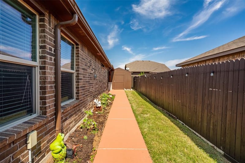 303 Triple Crown Lane, Ponder TX 76259 - Photo 34