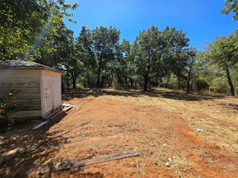 1128 W Bullock Street, Denison TX 75020 - Photo 11