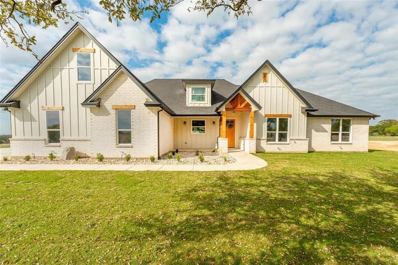 161 Helton Drive, Granbury TX 76049