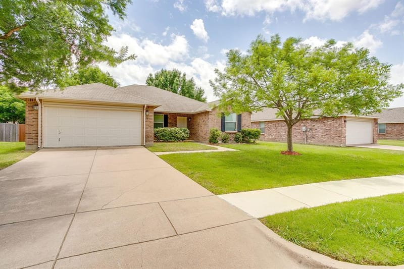 1313 Lauren Drive, Burleson TX 76028 - Photo 3