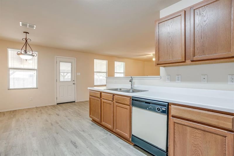 1313 Lauren Drive, Burleson TX 76028 - Photo 20