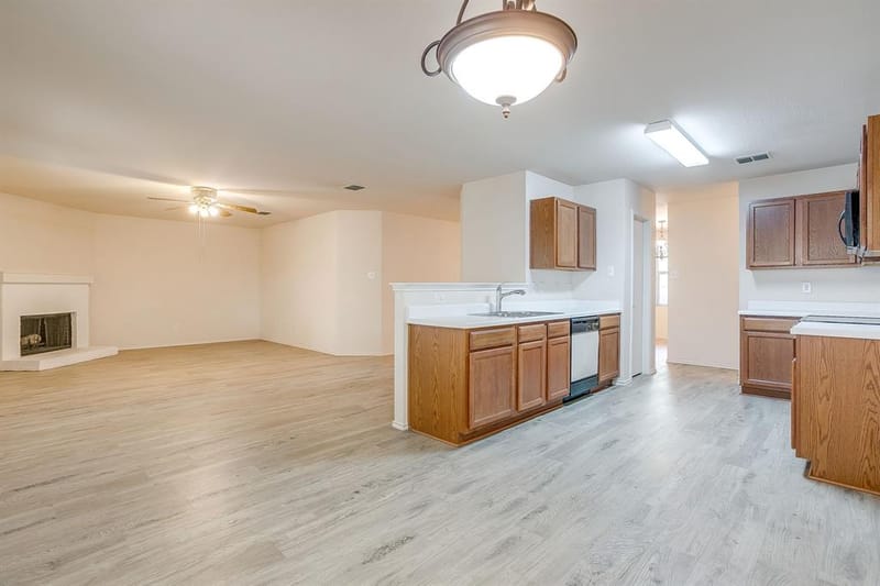1313 Lauren Drive, Burleson TX 76028 - Photo 15