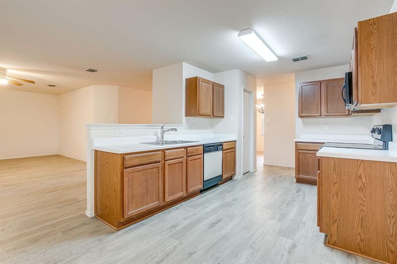 1313 Lauren Drive, Burleson TX 76028 - Photo 19