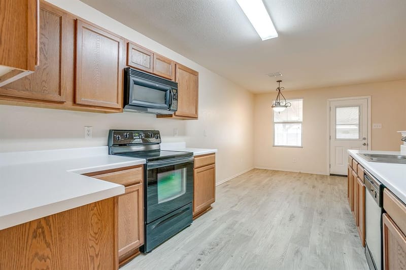 1313 Lauren Drive, Burleson TX 76028 - Photo 21