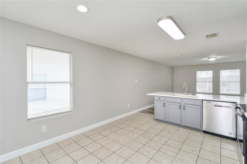 829 Santa Rosa Drive, Fort Worth TX 76052 - Photo 12
