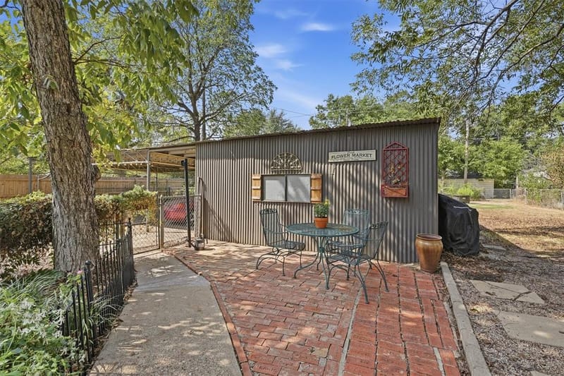 704 Forrest Avenue, Cleburne TX 76033 - Photo 32