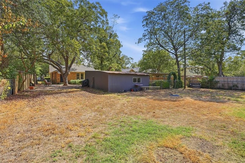 704 Forrest Avenue, Cleburne TX 76033 - Photo 34
