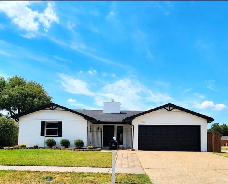 5300 Queenlily Court, Arlington TX 76018 - Photo 2