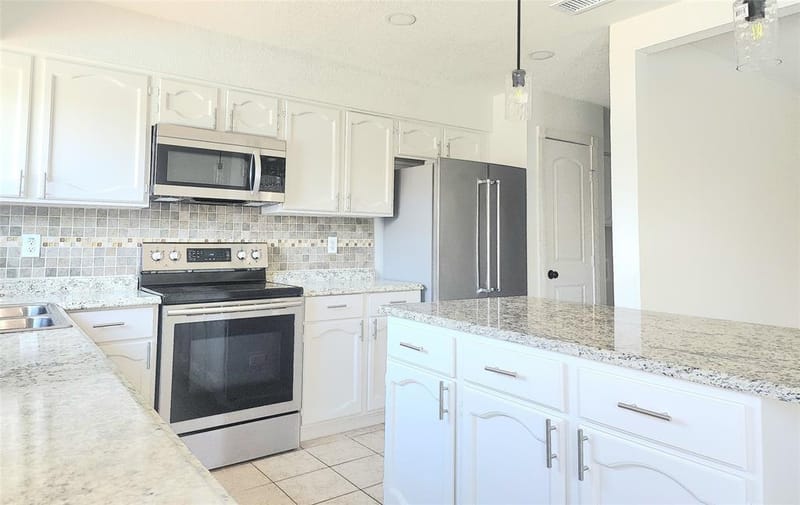 5300 Queenlily Court, Arlington TX 76018 - Photo 16