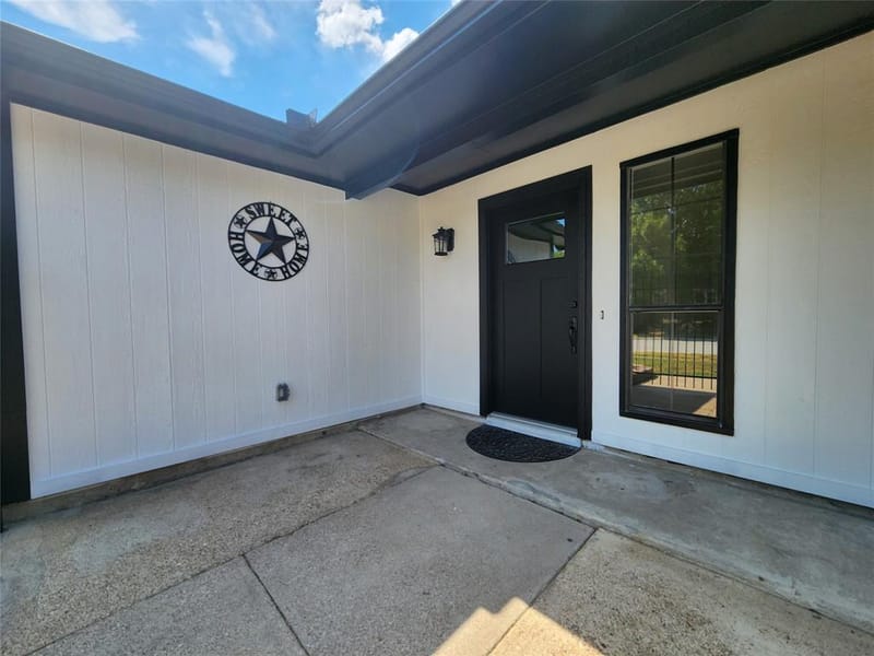 5300 Queenlily Court, Arlington TX 76018 - Photo 3