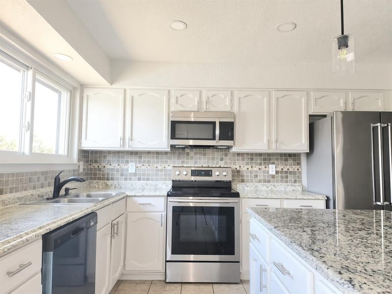 5300 Queenlily Court, Arlington TX 76018 - Photo 15