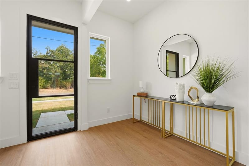 6911 Mohawk Drive, Dallas TX 75235 - Photo 2