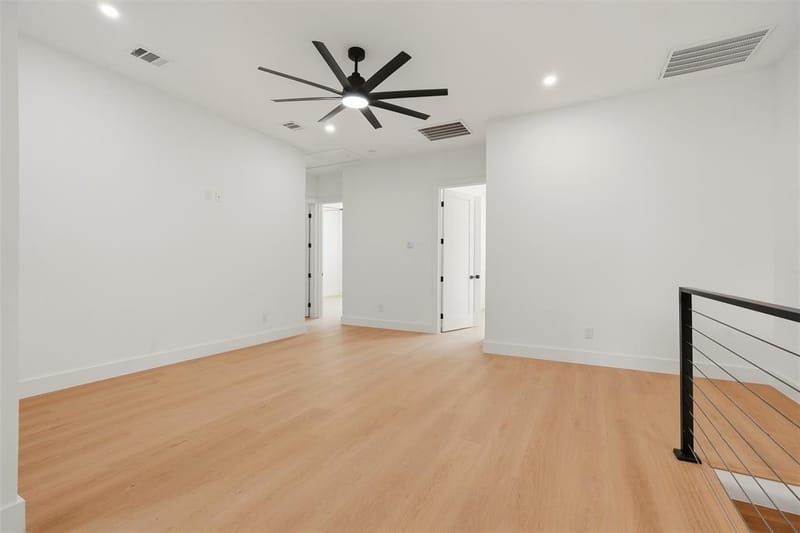 6911 Mohawk Drive, Dallas TX 75235 - Photo 15