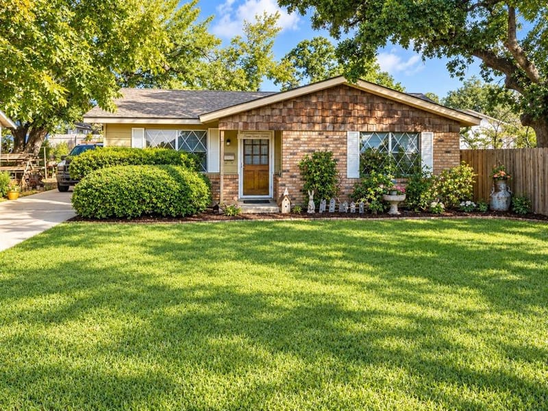 120 & 118 Woodland Avenue, Corsicana TX 75110