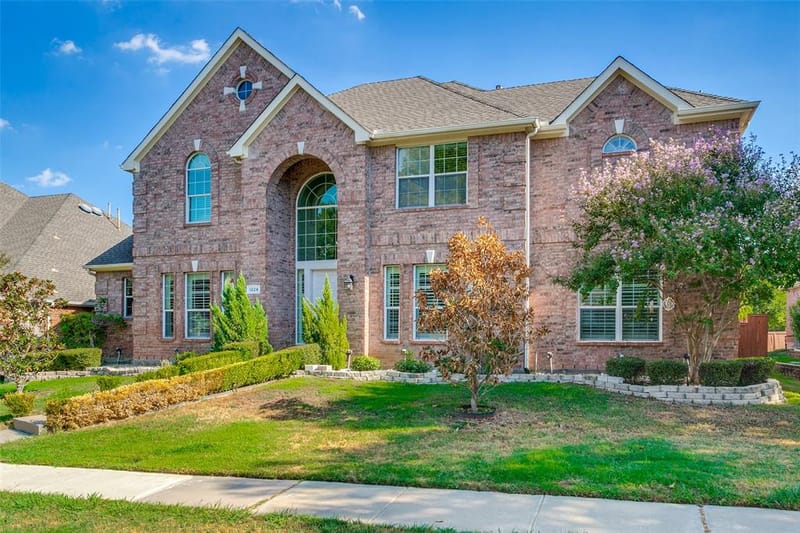 1224 Willowdale Lane, Irving TX 75063 - Photo 2