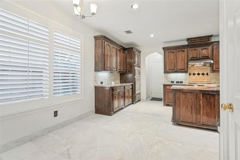 1224 Willowdale Lane, Irving TX 75063 - Photo 17