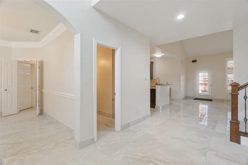1224 Willowdale Lane, Irving TX 75063 - Photo 9