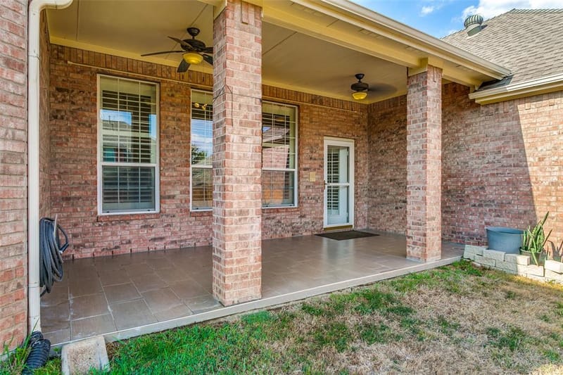 1224 Willowdale Lane, Irving TX 75063 - Photo 33