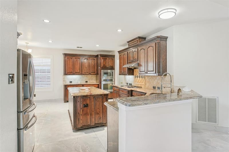 1224 Willowdale Lane, Irving TX 75063 - Photo 14