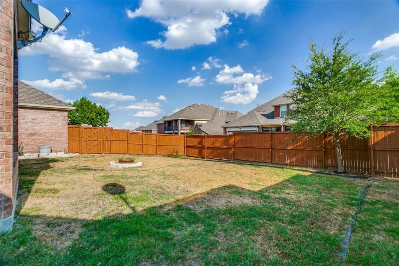 1224 Willowdale Lane, Irving TX 75063 - Photo 35