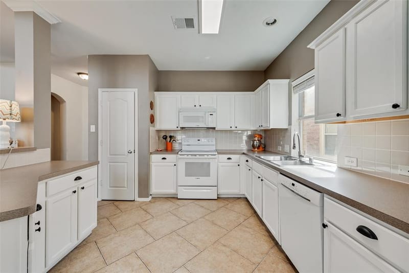 8425 Tyler Drive, Lantana TX 76226 - Photo 8