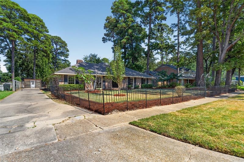 622 Cumberland Drive, Shreveport LA 71106 - Photo 2