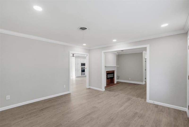 1312 E Mitchell Street, Arlington TX 76010 - Photo 7