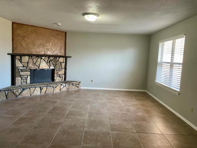 915 Lemontree Drive, Arlington TX 76017 - Photo 6