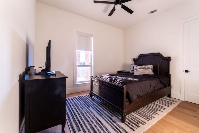760 Hummingbird Lane, Justin TX 76247 - Photo 26