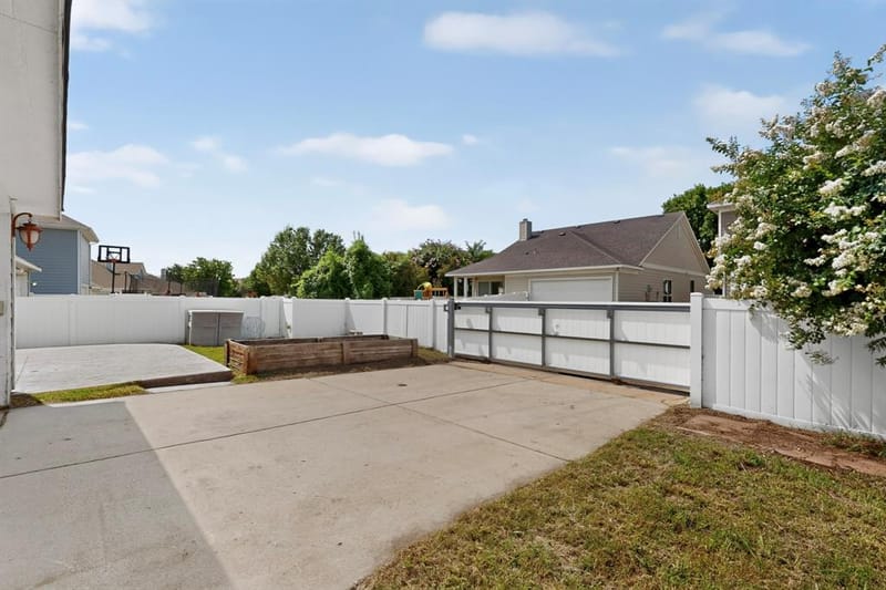 10214 Lakeview Drive, Providence Village TX 76227 - Photo 27