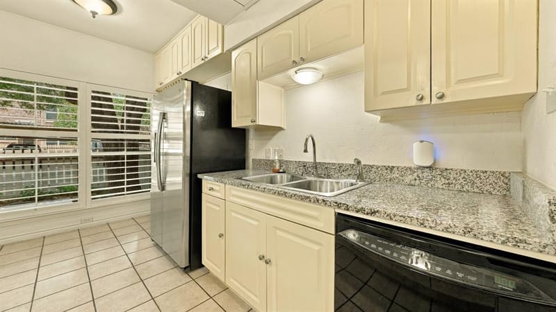 4325 Bellaire Drive S, Fort Worth TX 76109 - Photo 12