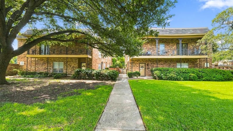 4325 Bellaire Drive S, Fort Worth TX 76109 - Photo 3
