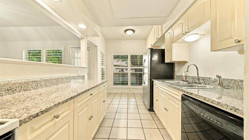 4325 Bellaire Drive S, Fort Worth TX 76109 - Photo 10