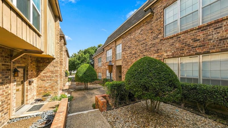 4325 Bellaire Drive S, Fort Worth TX 76109 - Photo 29