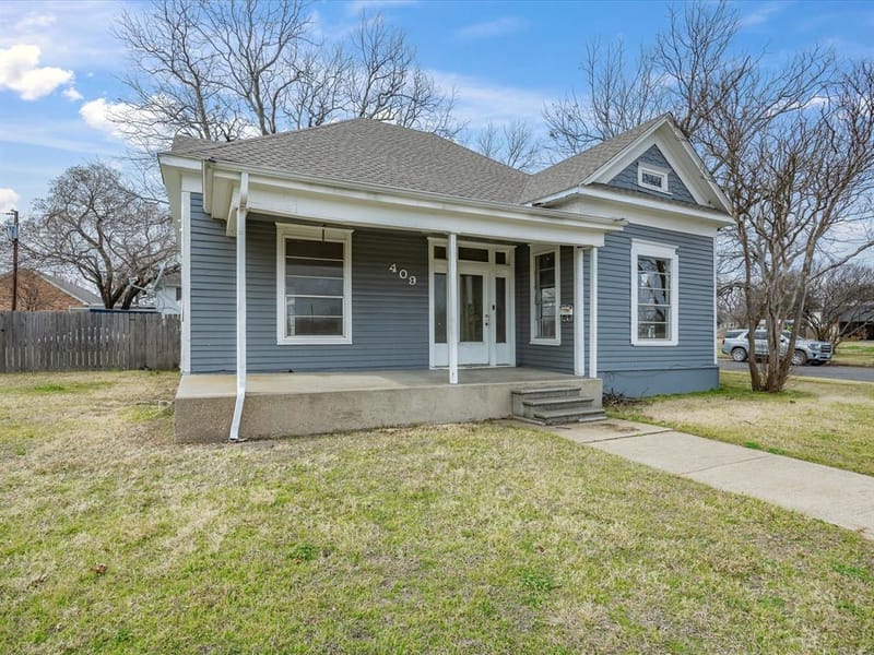 409 NW Main Street, Ennis TX 75119 - Photo 2