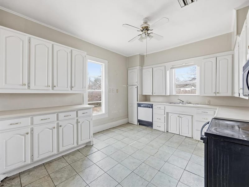 409 NW Main Street, Ennis TX 75119 - Photo 13