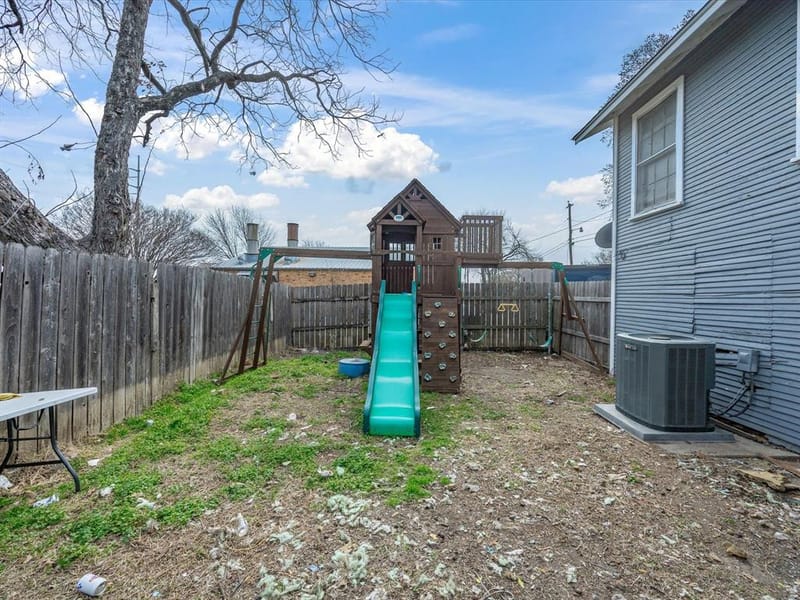 409 NW Main Street, Ennis TX 75119 - Photo 28
