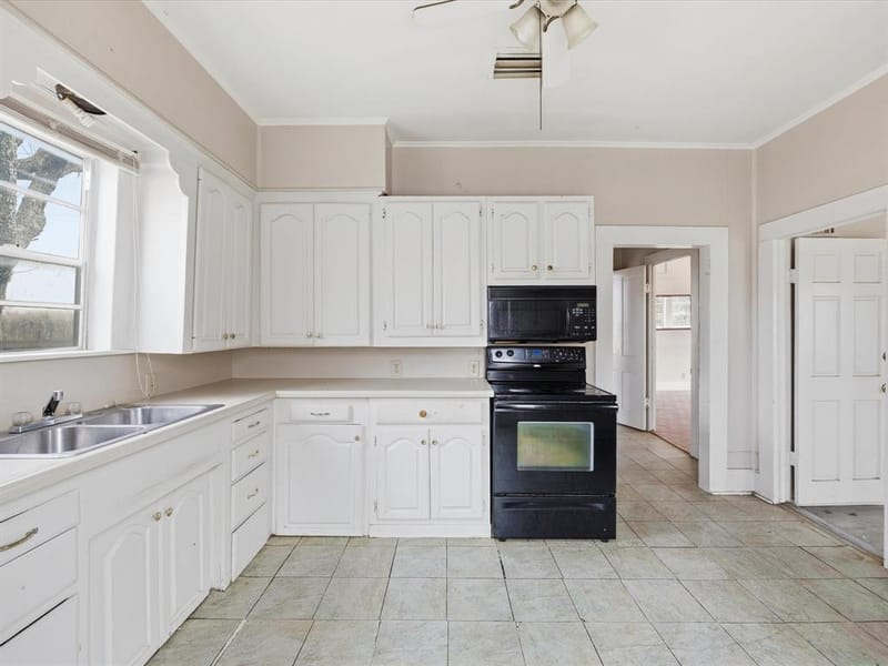 409 NW Main Street, Ennis TX 75119 - Photo 14