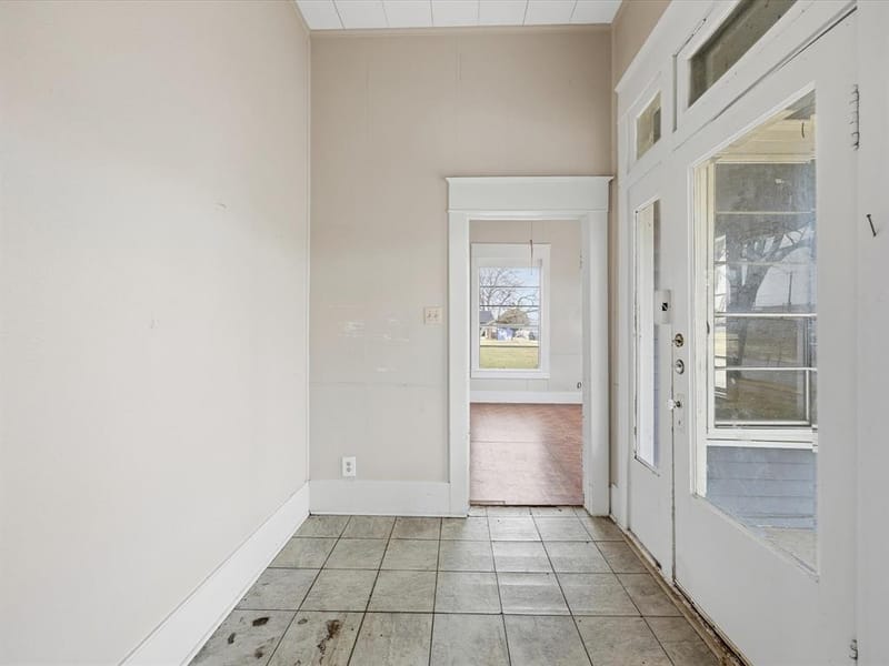 409 NW Main Street, Ennis TX 75119 - Photo 19