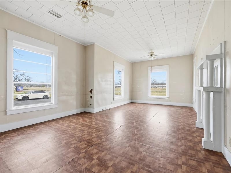 409 NW Main Street, Ennis TX 75119 - Photo 8