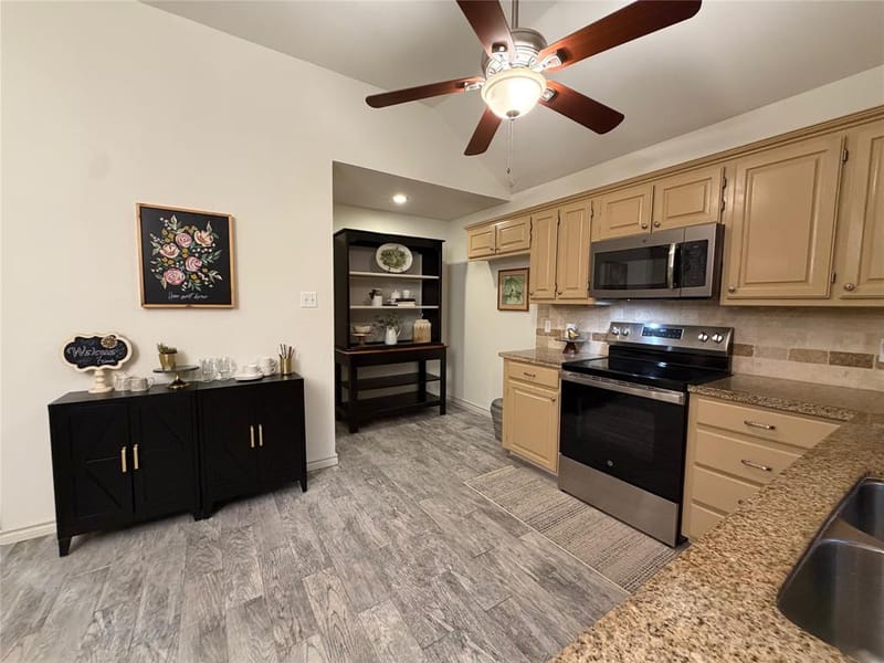 1107 Oxford Drive, Gainesville TX 76240 - Photo 6