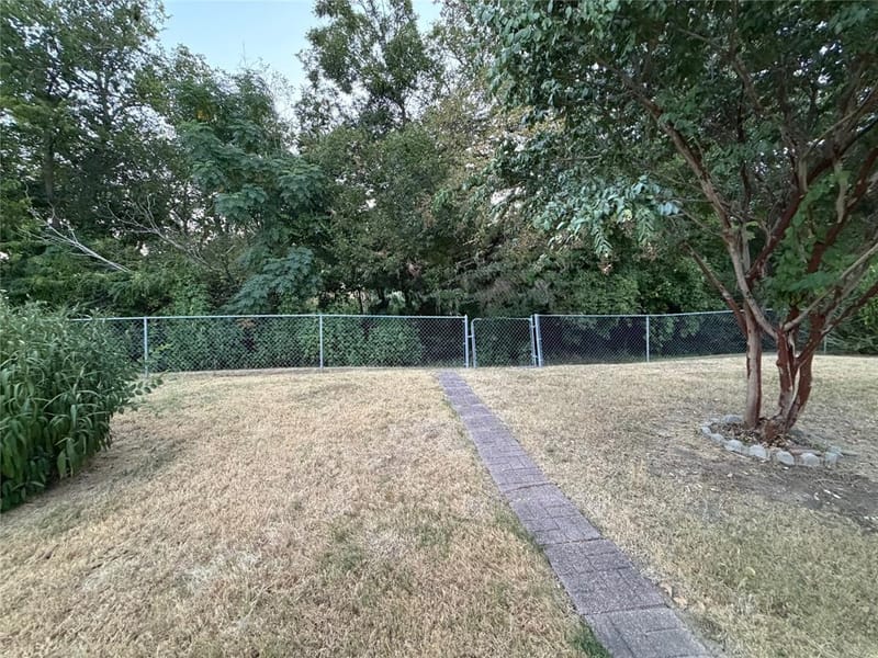 1107 Oxford Drive, Gainesville TX 76240 - Photo 16
